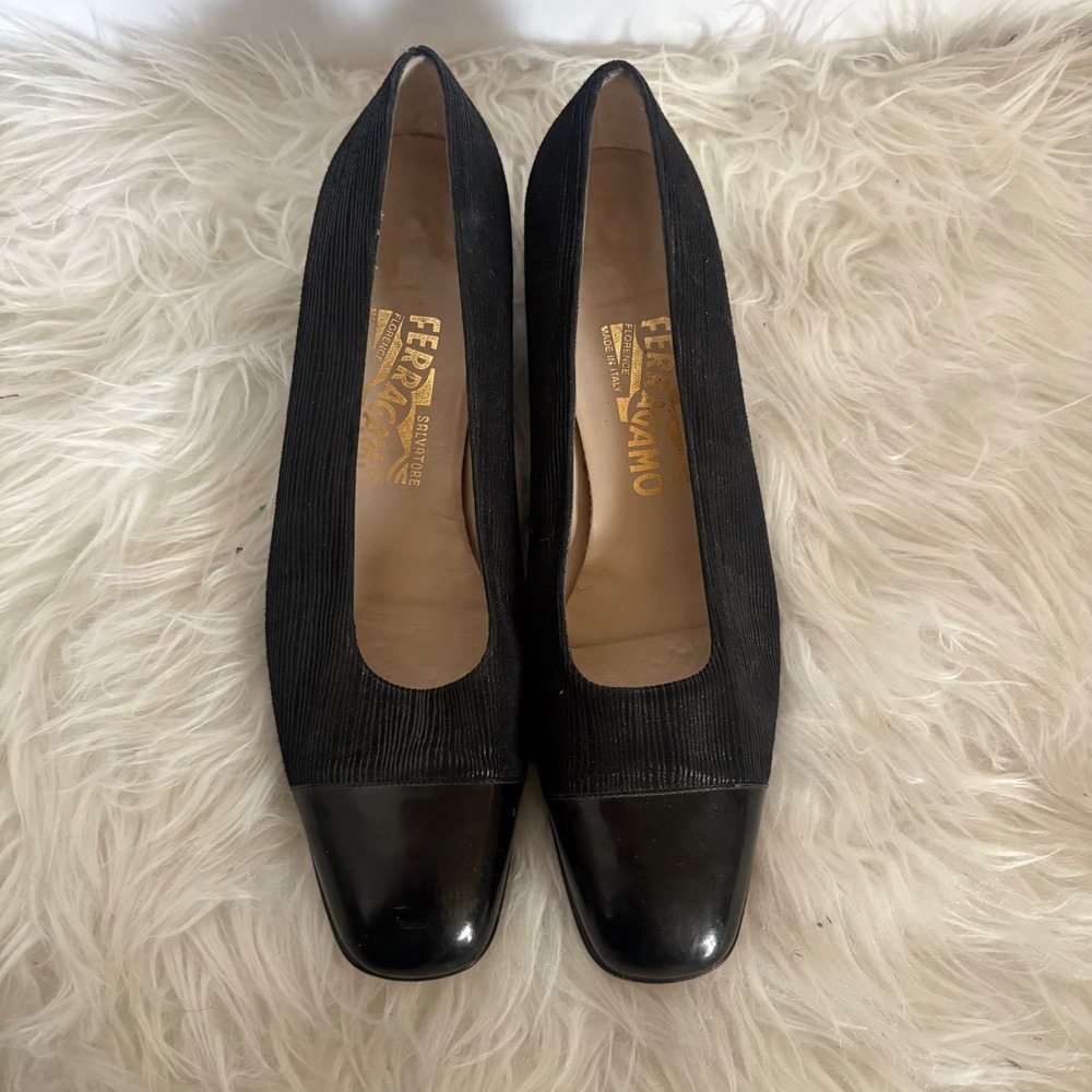 Salvatore Ferragamo Vintage Black Ribbed Fabric Cap Toe Leather Pumps 8.5